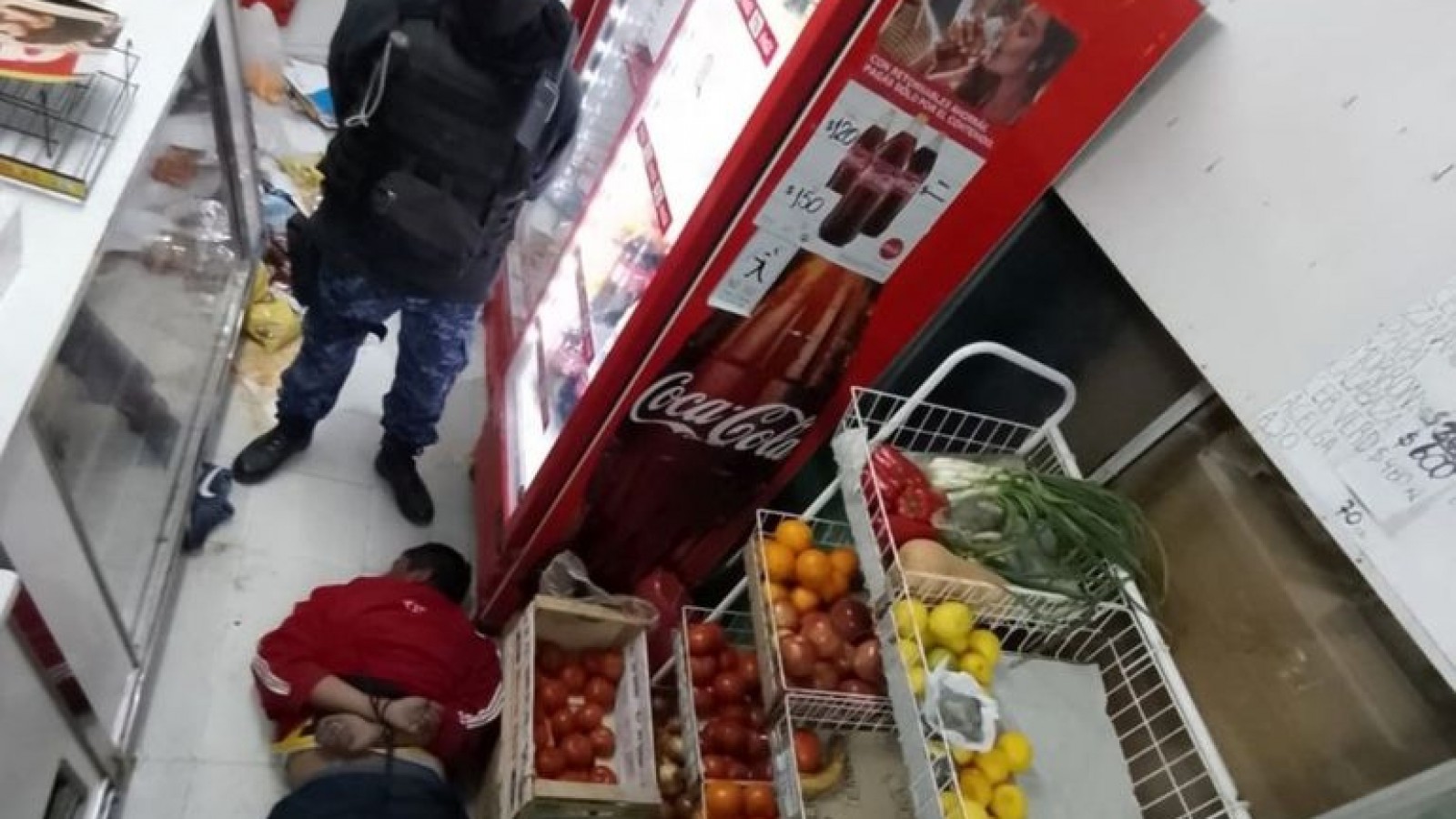 Intentó asaltar un kiosco y el dueño lo molió a golpes
